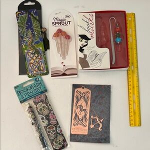 Assorted Bookmark and Pen Set